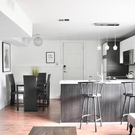 Cozy 1 Bd Suite Centrally Located Норт Ванкувър Екстериор снимка