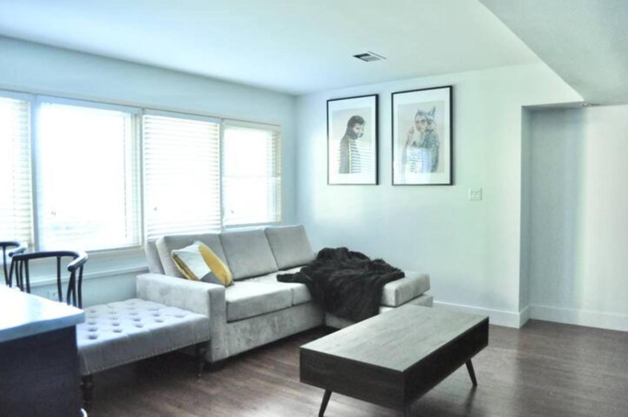 Cozy 1 Bd Suite Centrally Located Норт Ванкувър Екстериор снимка