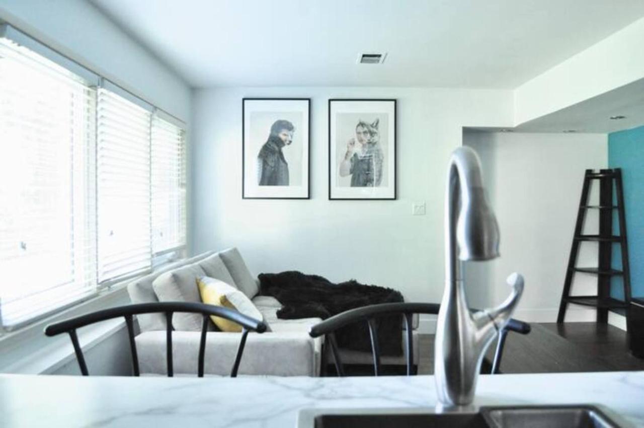 Cozy 1 Bd Suite Centrally Located Норт Ванкувър Екстериор снимка