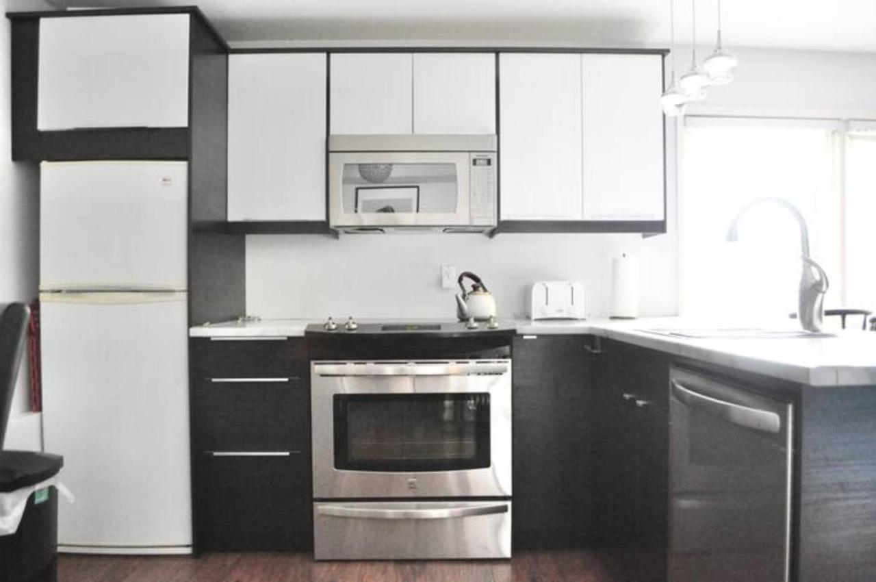Cozy 1 Bd Suite Centrally Located Норт Ванкувър Екстериор снимка