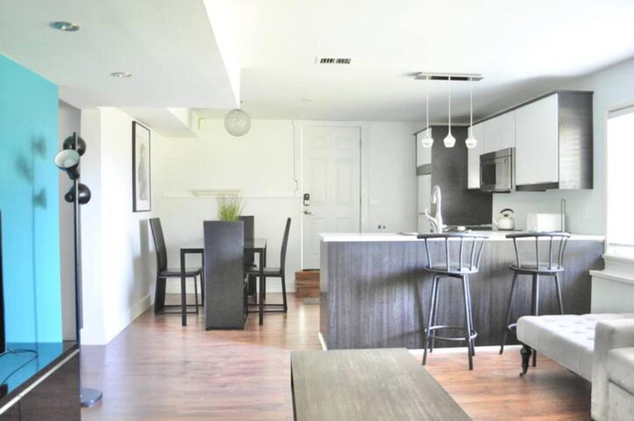 Cozy 1 Bd Suite Centrally Located Норт Ванкувър Екстериор снимка