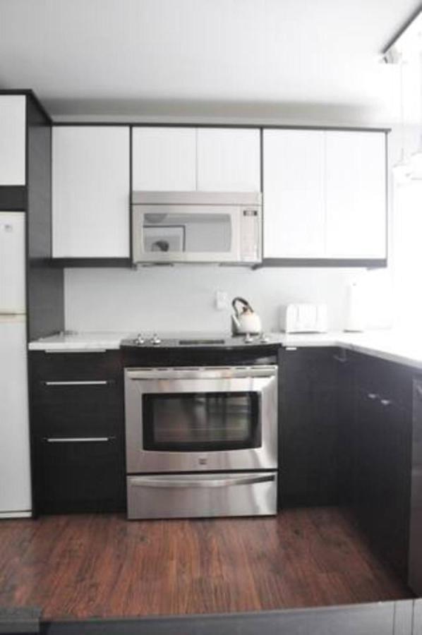 Cozy 1 Bd Suite Centrally Located Норт Ванкувър Екстериор снимка