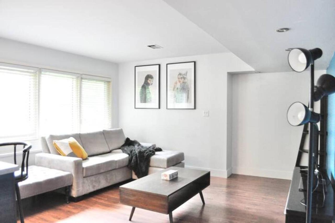 Cozy 1 Bd Suite Centrally Located Норт Ванкувър Екстериор снимка